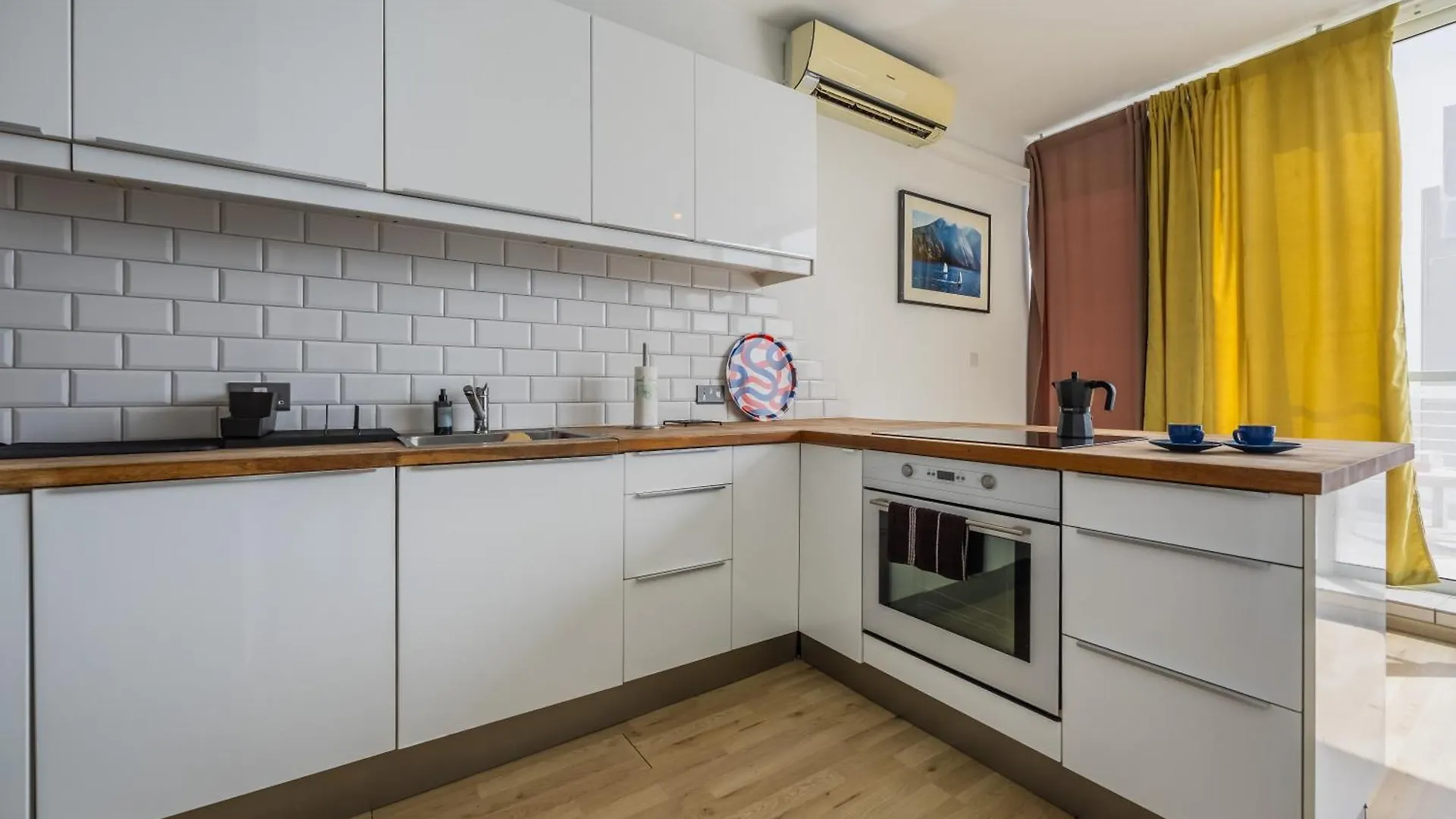 Cosy 2Br Sunlit Penthouse With Large Front Terrace - Close To St Julian'S, Sliema, & Valletta Msida 0*,  Malta